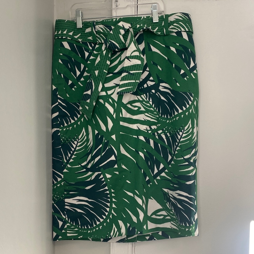 Pilcro Green and White Leaf Print Pencil Skirt